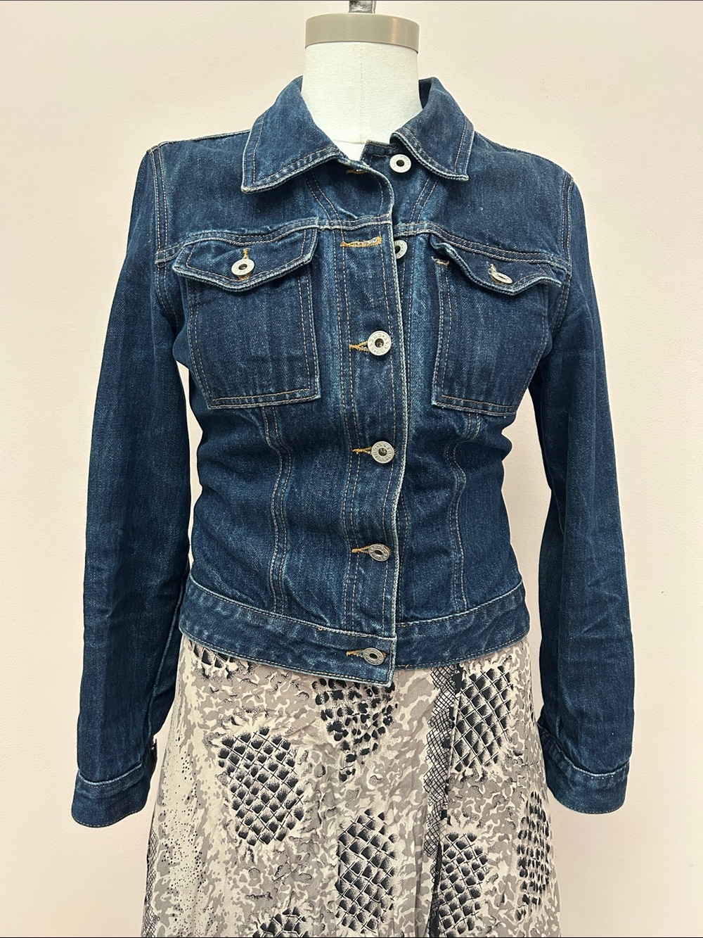 VTG Guess Dark Blue Denim Button-Up Jacket fitting waist retro crop size M